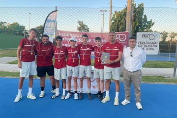 La escuela del Club Tenis y Pádel Don Benito Campeona Cadete de Extremadura por equipos