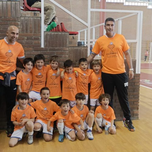 El equipo Prebenjamín del Gimnástico Don Benito se proclama campeón de Liga tras una temporada brillante