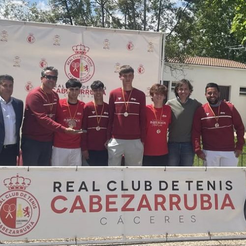El Club Tenis y Pádel Don Benito, subcampeón de Extremadura Junior por equipos