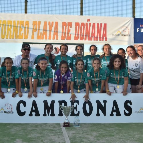 Gran actuación del CF Villanovense femenino en el prestigioso Torneo de Fútbol Playa Doñana 2025