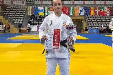 Lluvia de medallas en Cádiz y Vigo para el Judo Club Don Benito