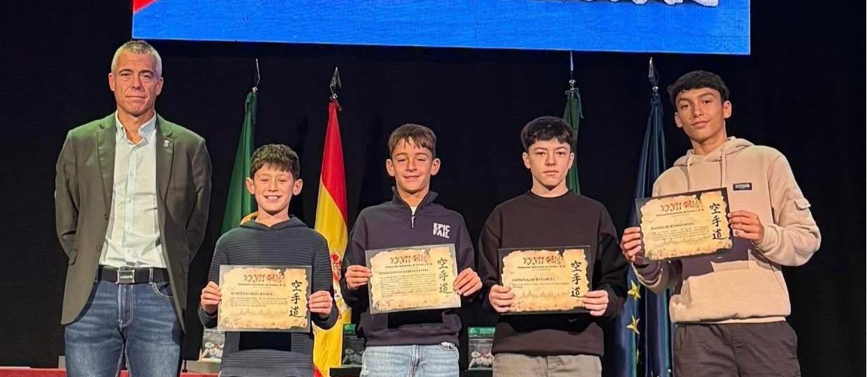 Reconocimiento al Club Karate Shotokan Don Benito en la Gala del Deporte de la Federación Extremeña